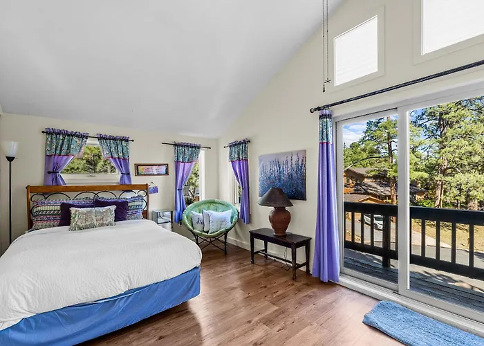 Big R Hot Tub Arcades Large Deck Retreat Near Attractions Holiday home