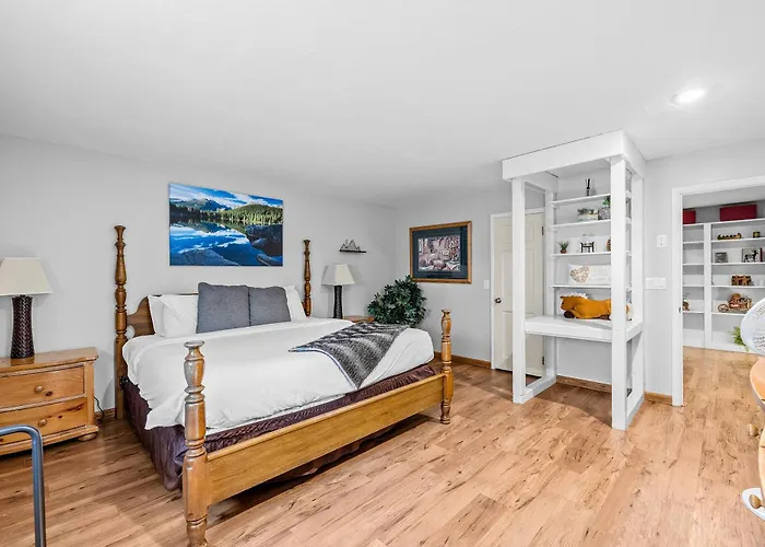 Big R Hot Tub Arcades Large Deck Retreat Near Attractions *