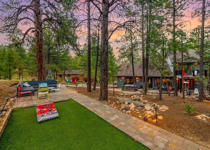 Big R Hot Tub Arcades Large Deck Retreat Near Attractions *