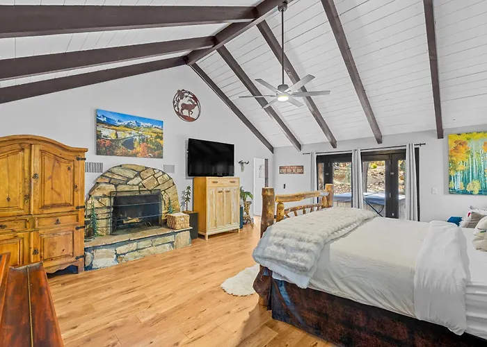 Big R Hot Tub Arcades Large Deck Retreat Near Attractions Holiday home Flagstaff