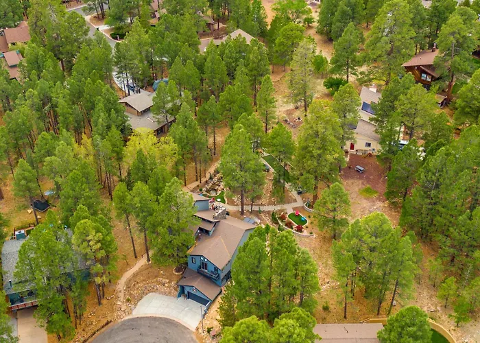 Big R Hot Tub Arcades Large Deck Retreat Near Attractions Flagstaff