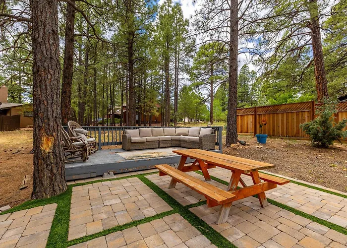Big R Hot Tub Arcades Large Deck Retreat Near Attractions
